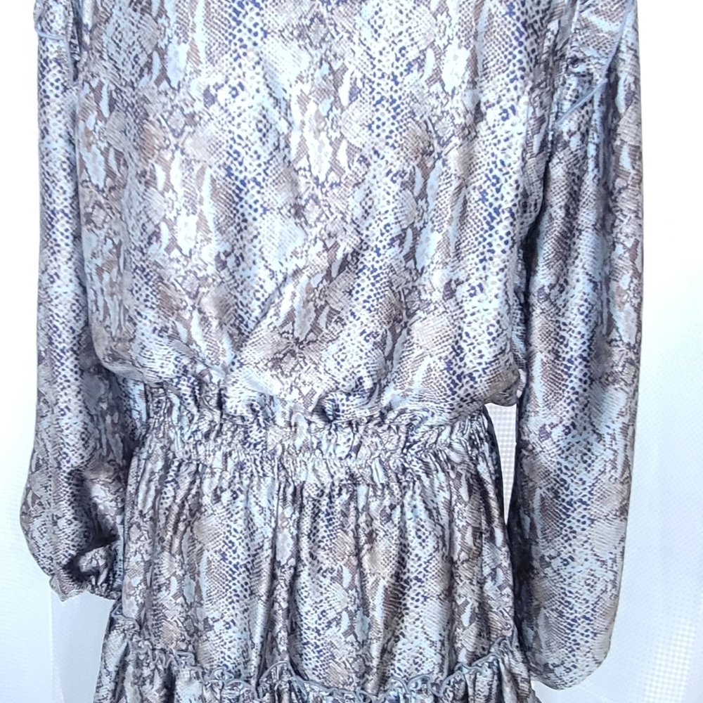 Dress - Picture 4 of 9